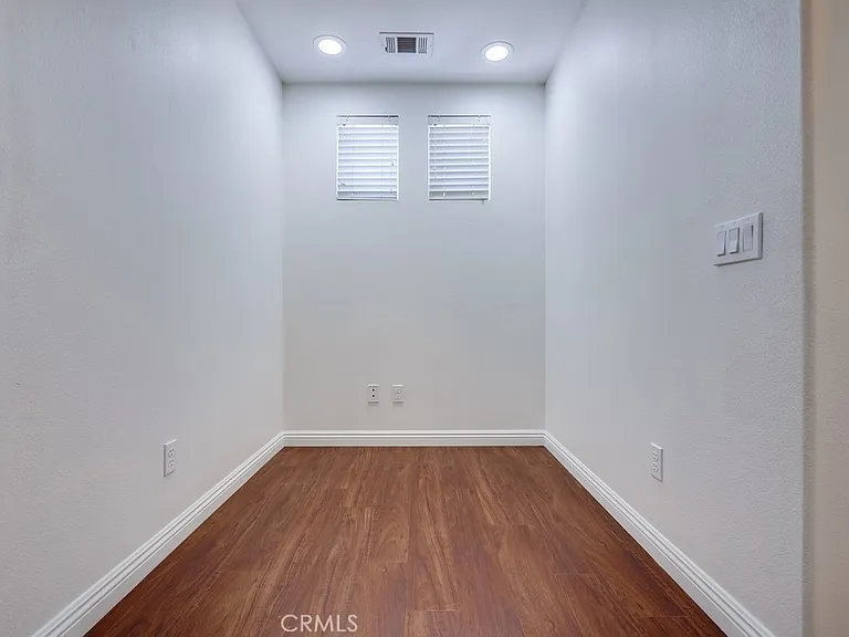 321 Riley Ct — Photo 28