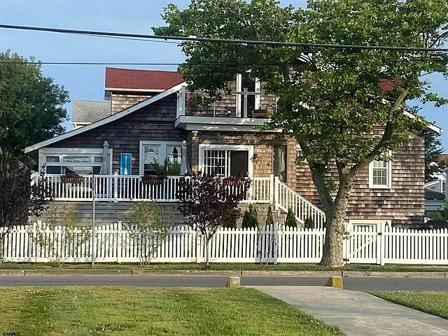 24 N Cornwall Ave — Photo 3