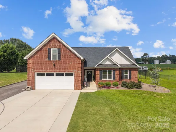 2647 Puetts Chapel Rd, Bessemer City, NC 28016