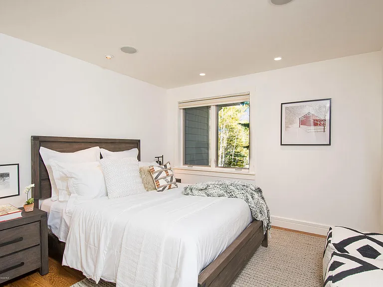 623 Faraway Rd — Photo 17