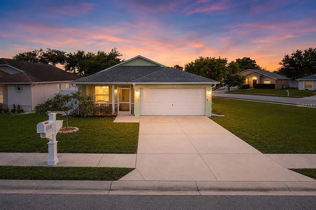 3 bed, 2.0 bath, 1278 sqft, $2,100 — Photo 1
