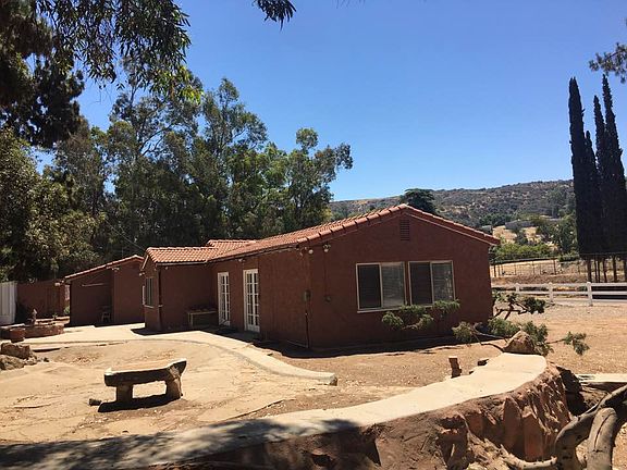 5th image of 9839 Sunland Blvd