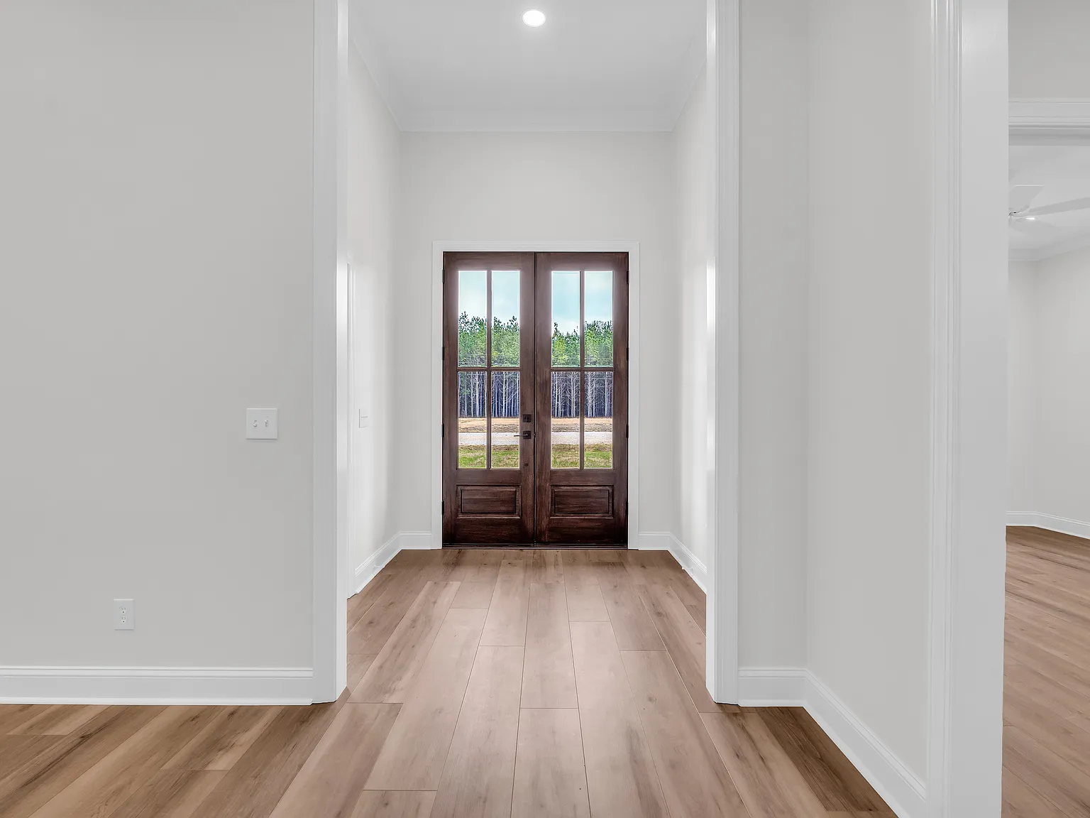 5 bed, 2909 sqft, $3,015 — Photo 3