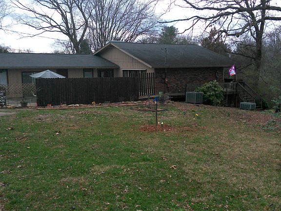 2nd image of 920 Peterson Ln