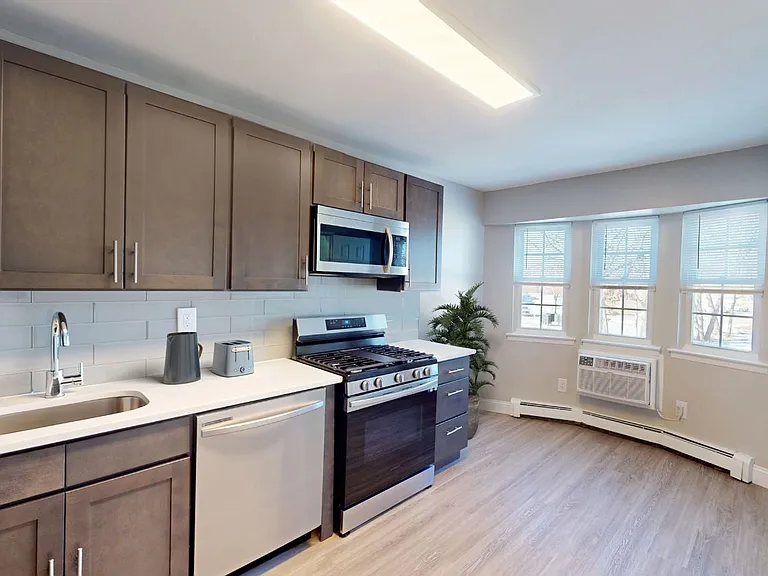 Wyndmoor Apartments — Photo 9