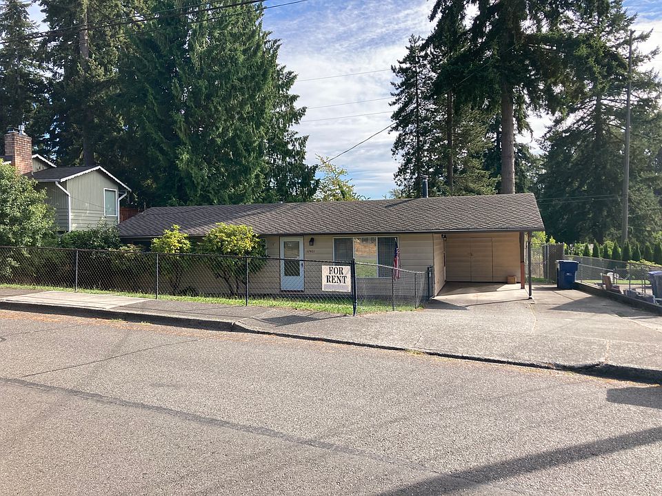 Front of house 
Zoom for Rent sign