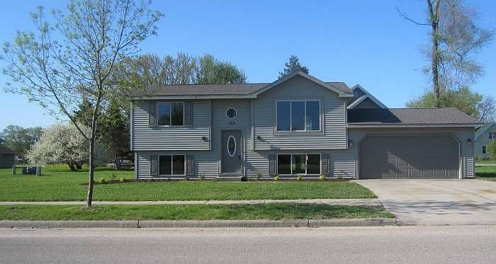 123 E Elm St, Wautoma