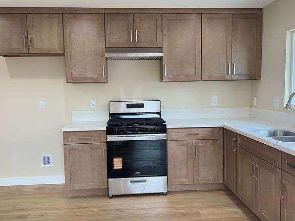 2nd image of 9571 Teal Ave