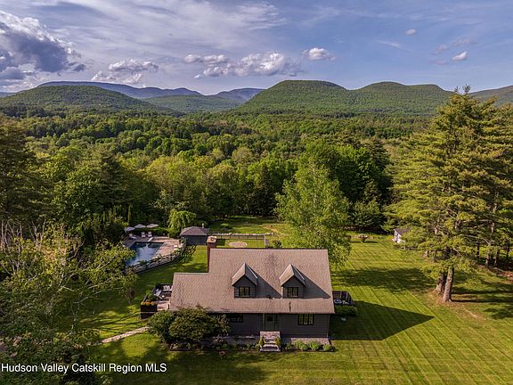 2nd image of 9 Black Bear Road
