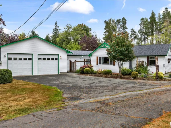 594 N Pym St, Parksville, BC V9P 1B6