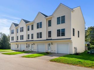 6 Pearson Way, Epping, NH 03042