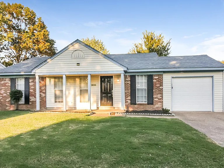 2656 Harlingen Dr — Photo 1