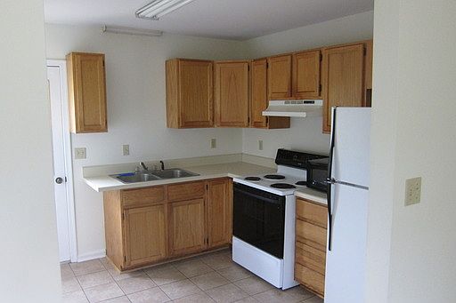 2nd image of 430 Kellys Ln