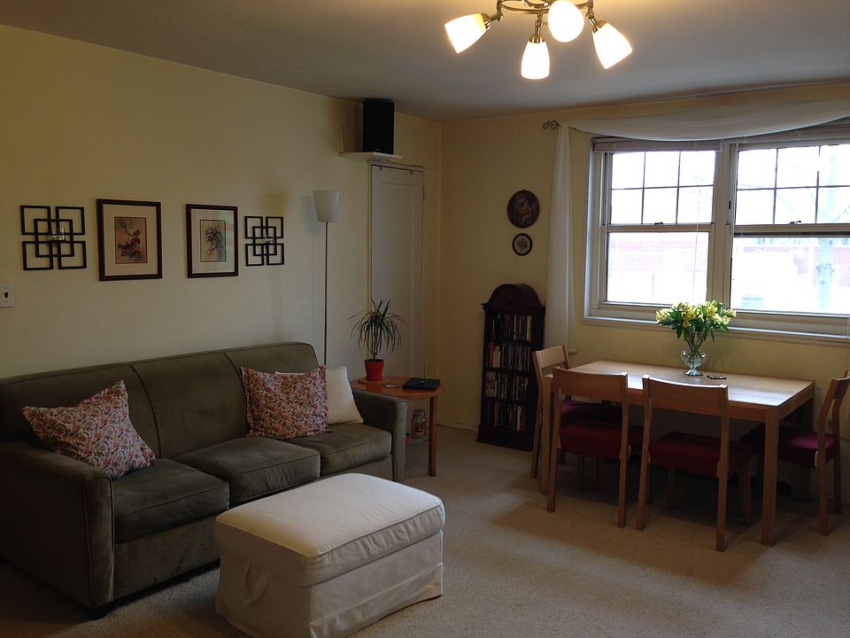 Living Room/Dining Room