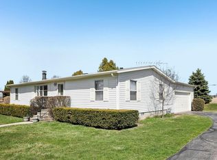 114 S Eastown Mnr, Elkhorn, WI 53121