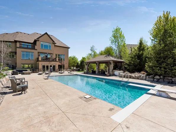 225 Calamus Cir, Hamel, MN 55340