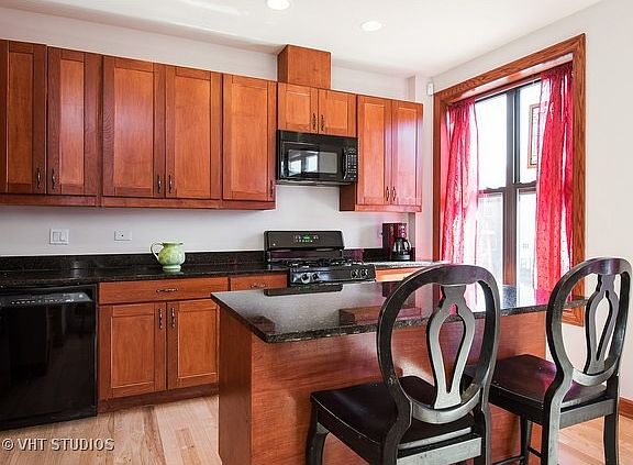5th image of 2104 N California Ave