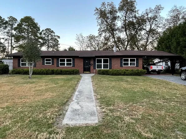 107 Cedar Ln, Fitzgerald, GA 31750