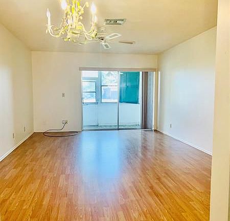 4th image of 2941 Crosley Dr W APT B