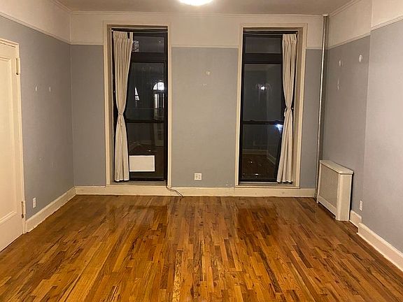 3rd image of 118 Saint James Pl #2