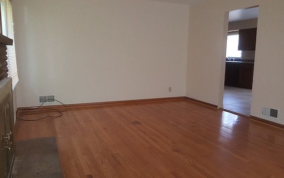 4th image of 1037 Wentworth Ave