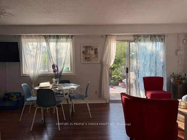 5 bed, $3,200 — Photo 4