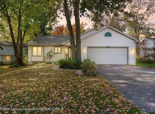 1121 Garfield Ave, Lansing, MI 48917