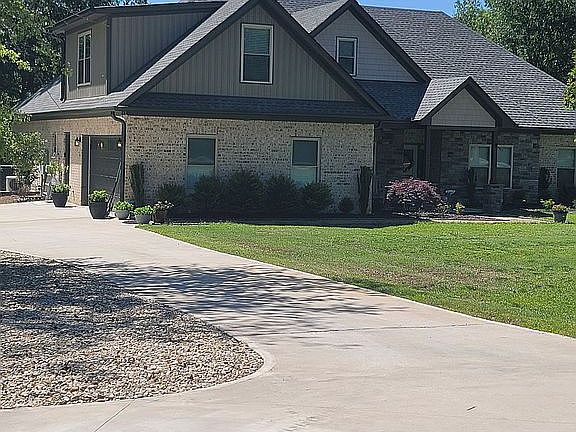 2nd image of 204 Jim Goodson Rd