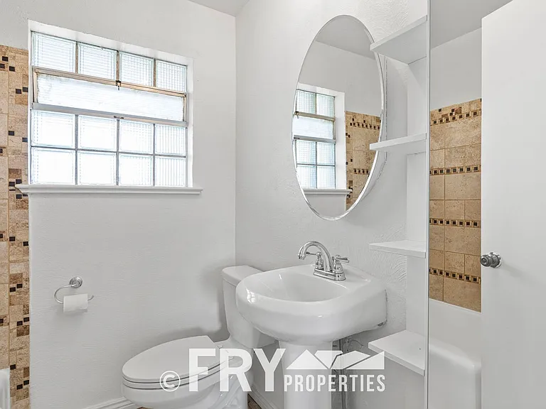 3446 N Adams St — Photo 24