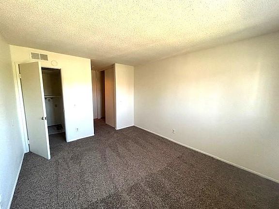 5th image of 2461 W Acacia Ave
