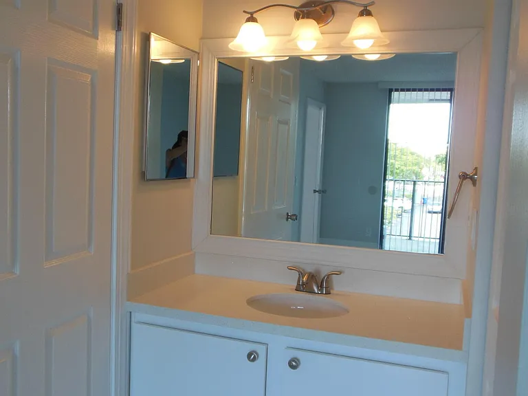 728 Executive Center Dr #31 — Photo 12