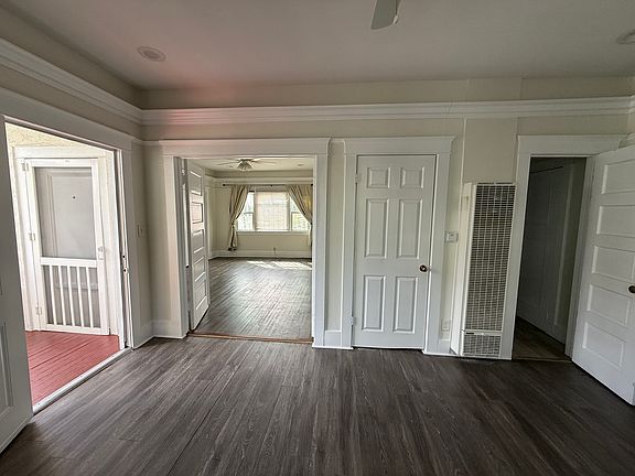 4th image of 1809 W Temple St