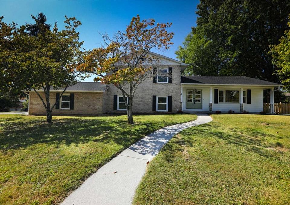 1st image of 6 Queensboro Cir