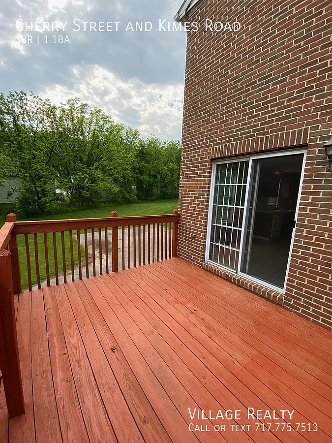 3-bed Duplex in D-town School District! Large garage & close to 83! — Photo 4