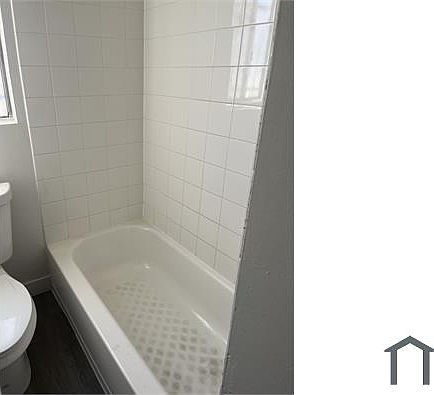 3rd image of 1744 W 82nd St