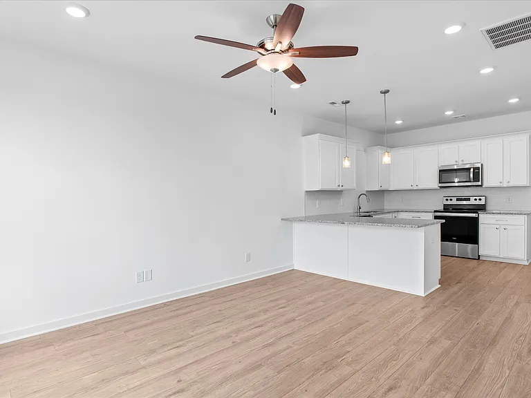 1170 S Dickerson Rd #20 — Photo 2