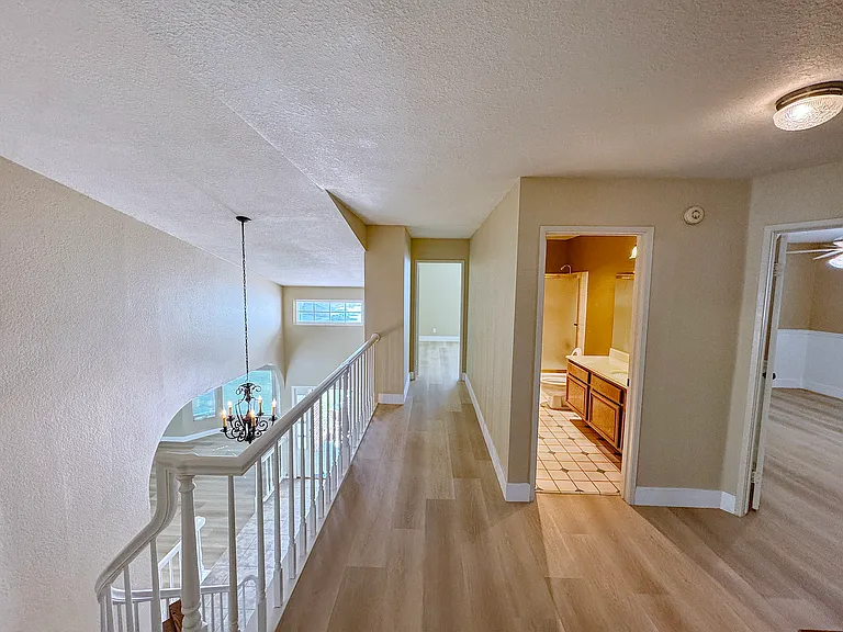 1652 Longview Dr — Photo 16