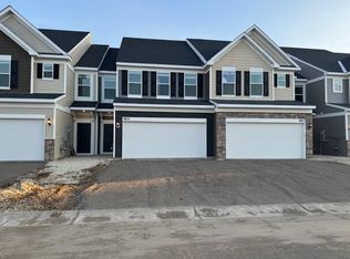 4817 Airlake Dr, Woodbury, MN 55129