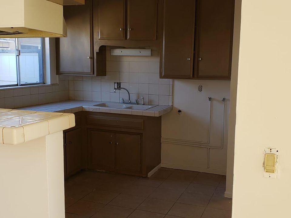2nd image of 2451 250th St