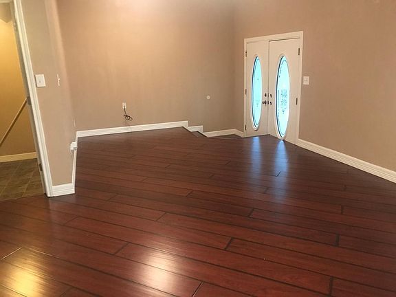 4th image of 121B 8th Ave