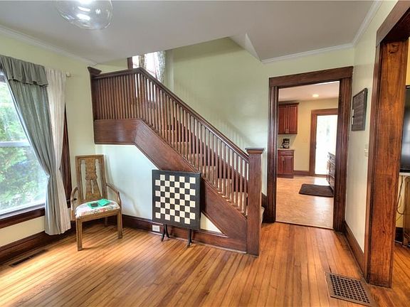 2nd image of 11 Shirley St