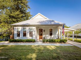 324 Magnolia Ave, Ocean Springs, MS 39564
