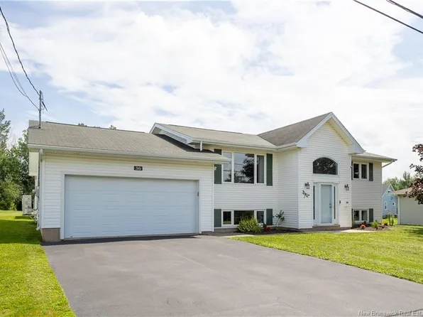 36 Gorveatte St, Dieppe, NB E1A 2E4