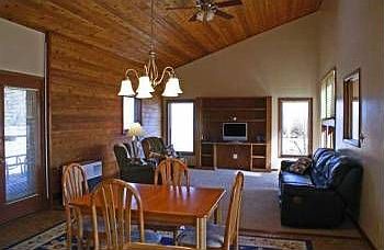 5th image of 150 Stratford Dr
