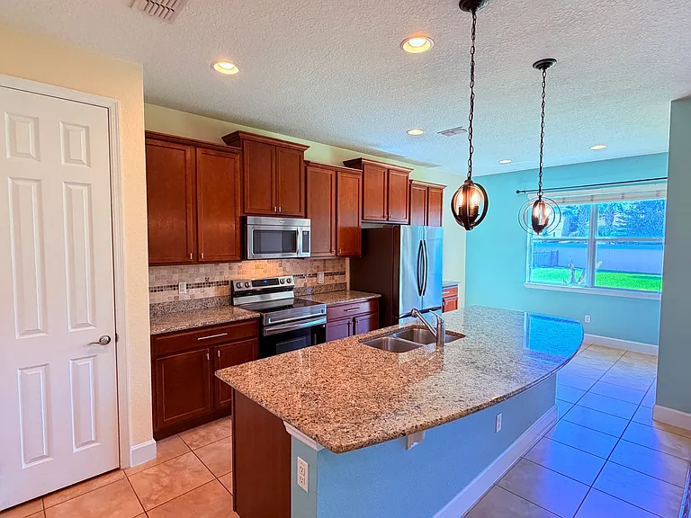 11867 Padua Ln — Photo 3