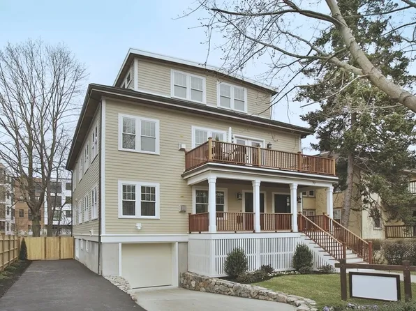 77 Verndale St #2, Brookline, MA 02446