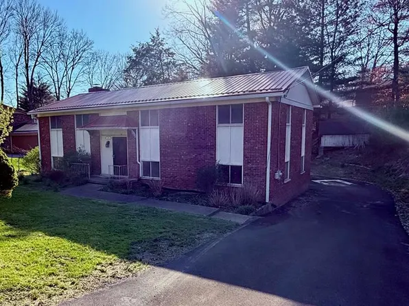 1104 Pinewood Dr, Beckley, WV 25801