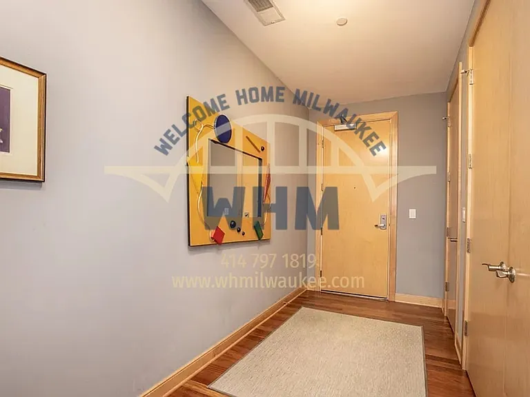 239 E Chicago St #307 — Photo 6