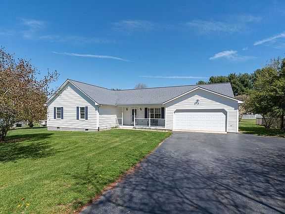 4th image of 133 Meadowdale Dr