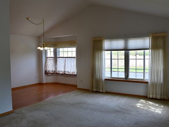 3rd image of 1832 Willow Circle Dr #1832